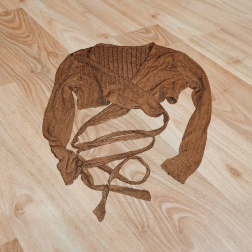 Cross tie crop top
